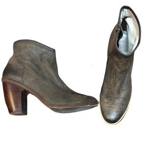 Hinge Western embroidered curved stacked heel ankle boots